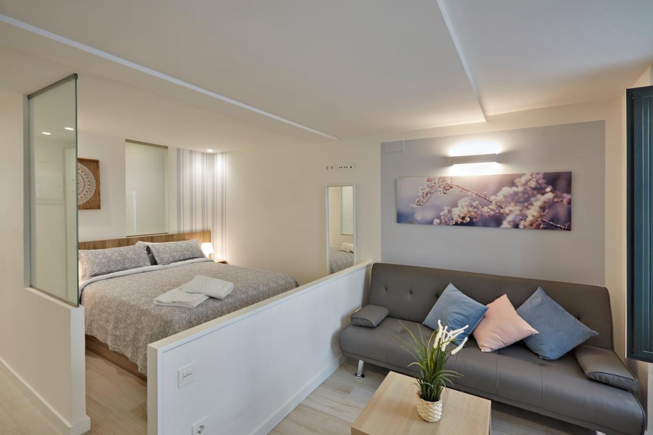 Apartamentos Marques De Abastos ログローニョ エクステリア 写真