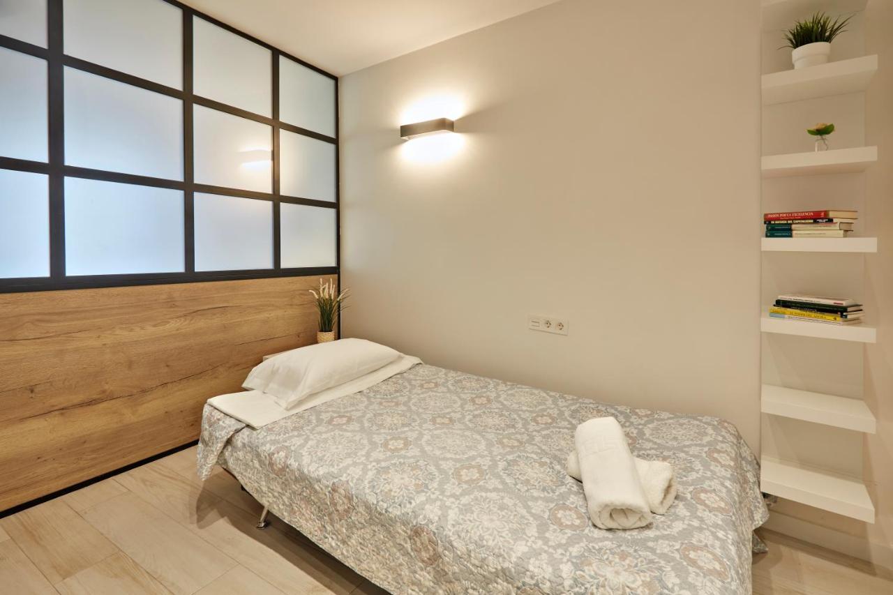 Apartamentos Marques De Abastos ログローニョ エクステリア 写真